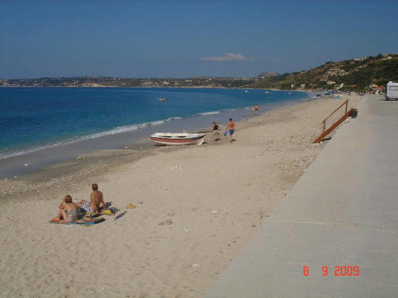 Milos Studios Lourdata  Exterior photo